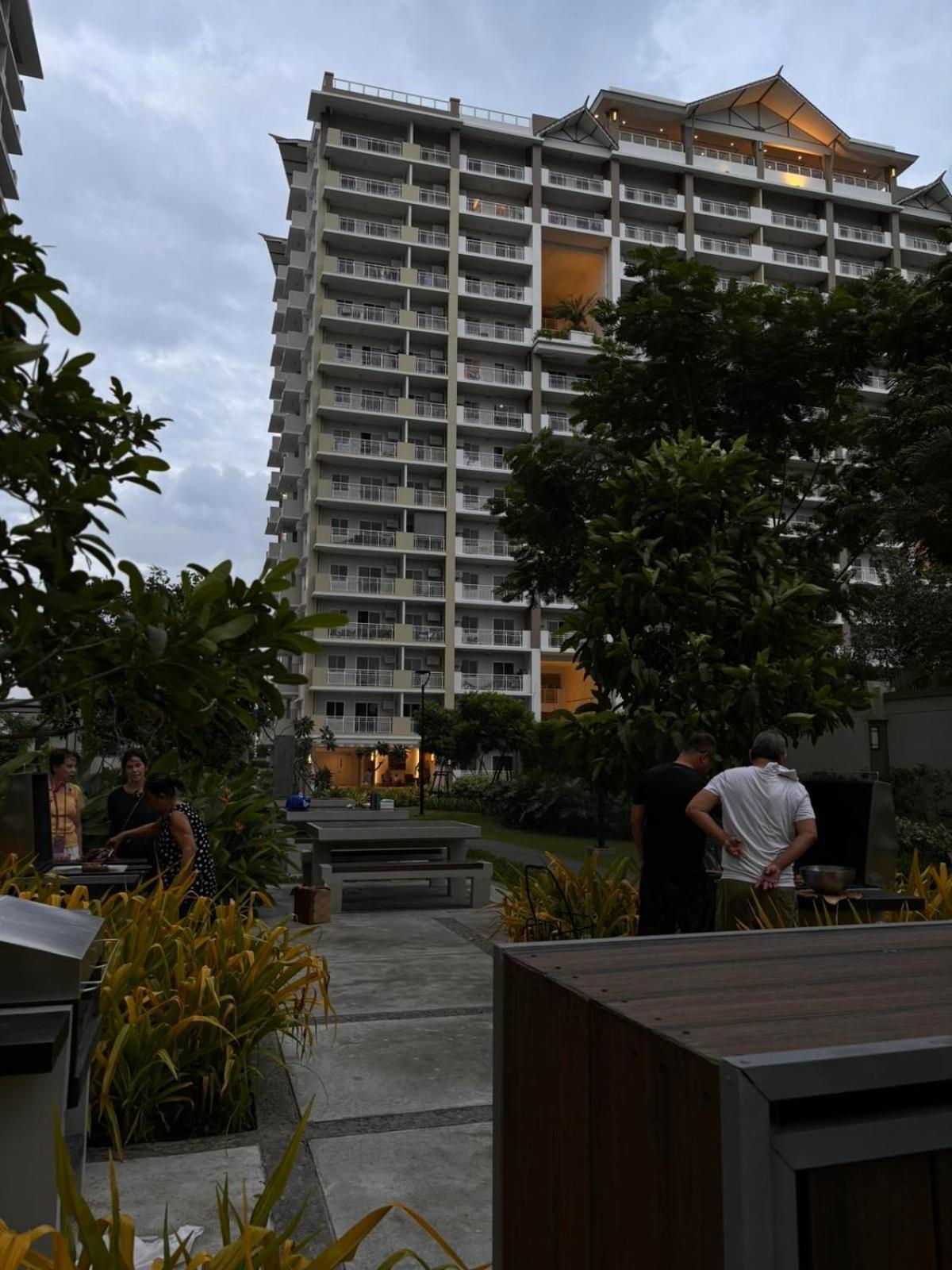 2 Bedroom Condo Unit Near Sm Bf & Naia At The Atherton By Dmci With 2 Balcony Paranaque City Dış mekan fotoğraf