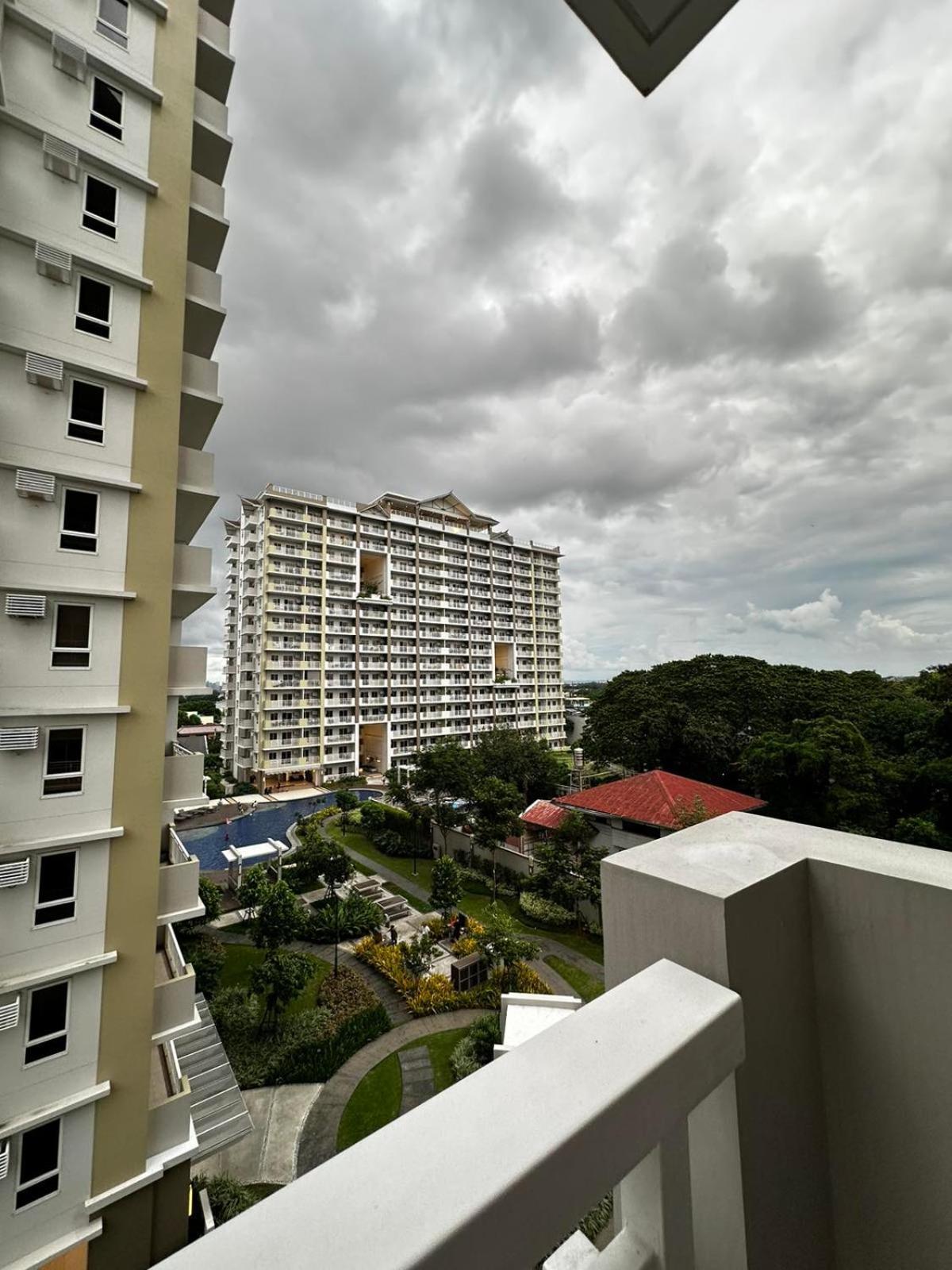 2 Bedroom Condo Unit Near Sm Bf & Naia At The Atherton By Dmci With 2 Balcony Paranaque City Dış mekan fotoğraf