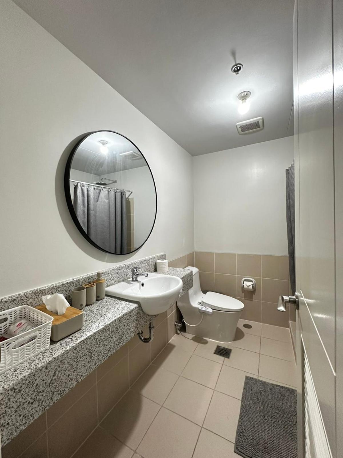 2 Bedroom Condo Unit Near Sm Bf & Naia At The Atherton By Dmci With 2 Balcony Paranaque City Dış mekan fotoğraf