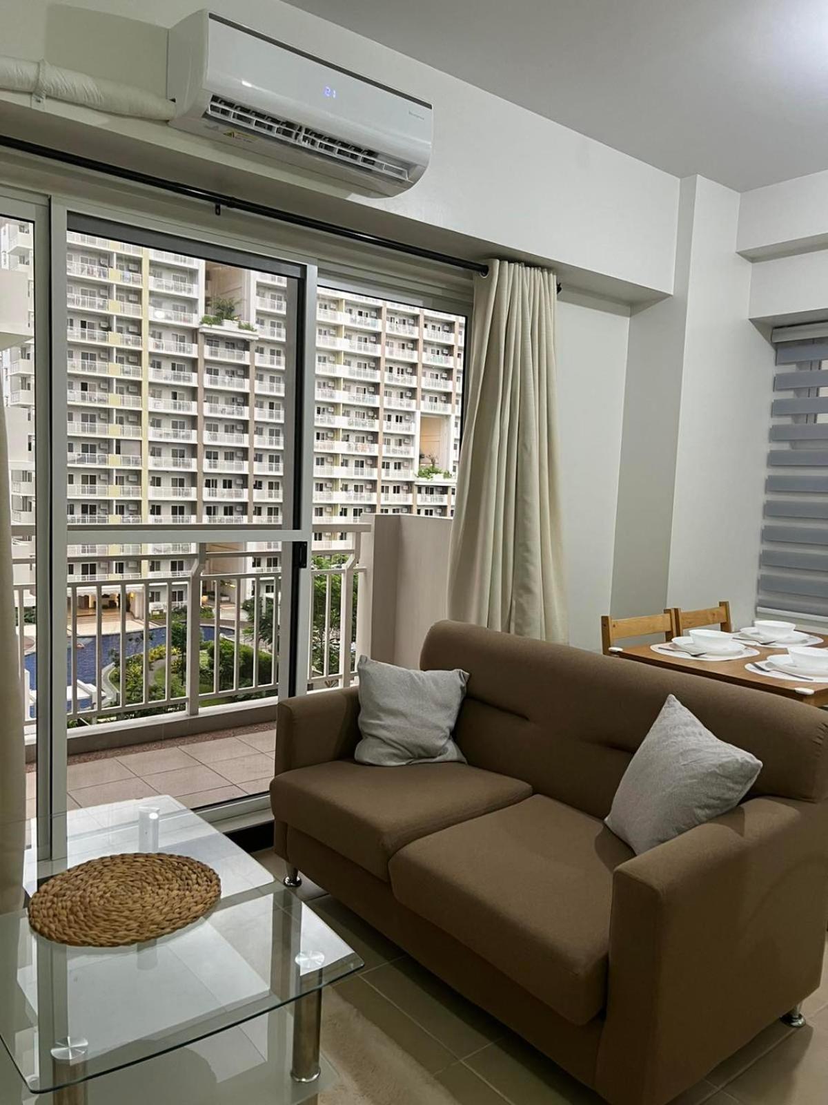 2 Bedroom Condo Unit Near Sm Bf & Naia At The Atherton By Dmci With 2 Balcony Paranaque City Dış mekan fotoğraf