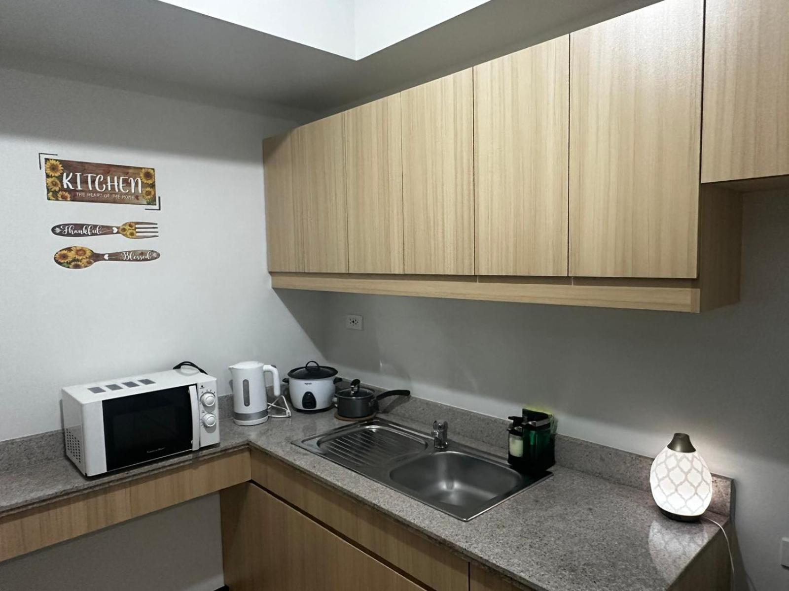 2 Bedroom Condo Unit Near Sm Bf & Naia At The Atherton By Dmci With 2 Balcony Paranaque City Dış mekan fotoğraf